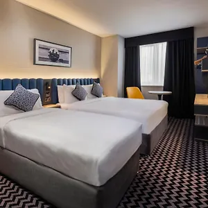 3* Szálloda Academy Plaza